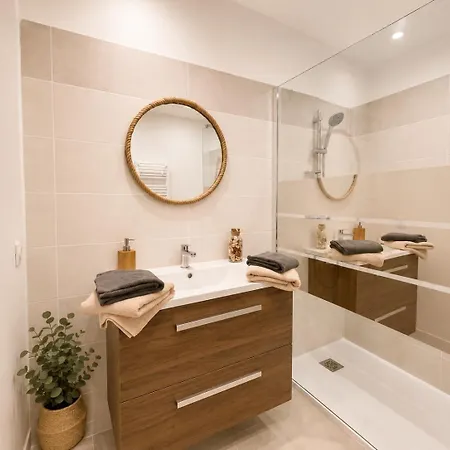 Apartmanhotel Appart'ici 3 - Spacieux F3 2*